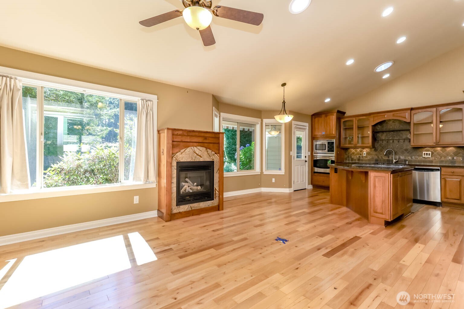 MLS #NWM2580114 image #11