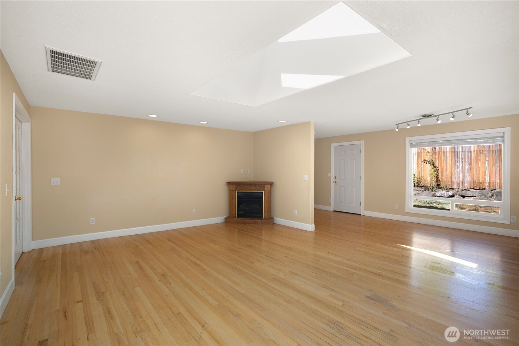 MLS #NWM2580175 image #11