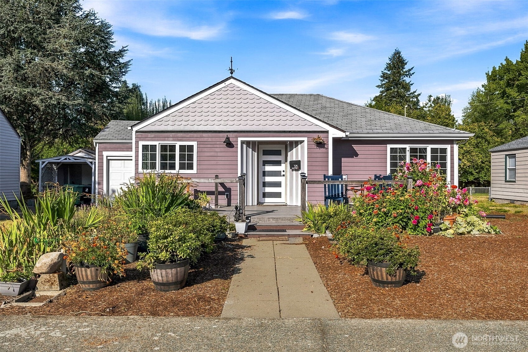 MLS #NWM2580704 image #0