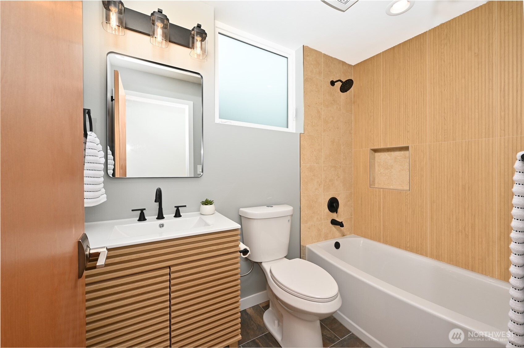 MLS #NWM2580785 image #11