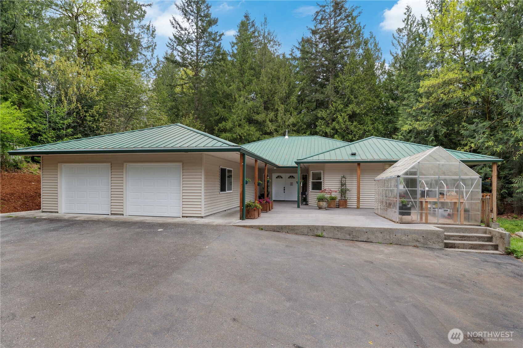 MLS #NWM2580873 image #0