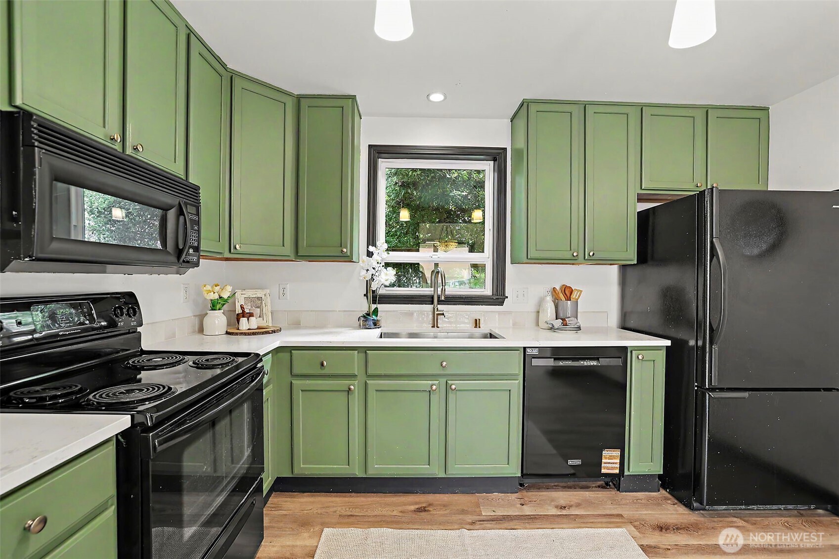 MLS #NWM2581282 image #9