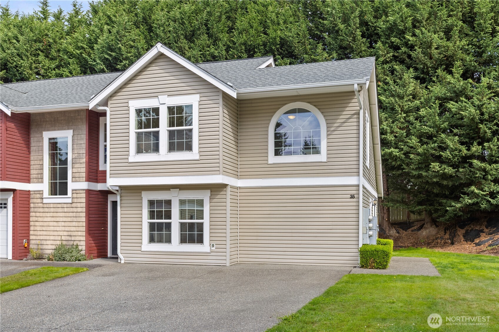 MLS #NWM2581386 image #0