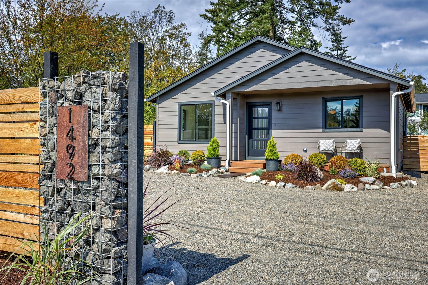 MLS #NWM2581402 image #0