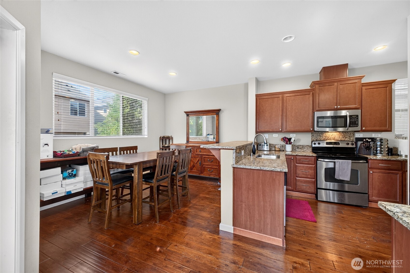 MLS #NWM2581546 image #6