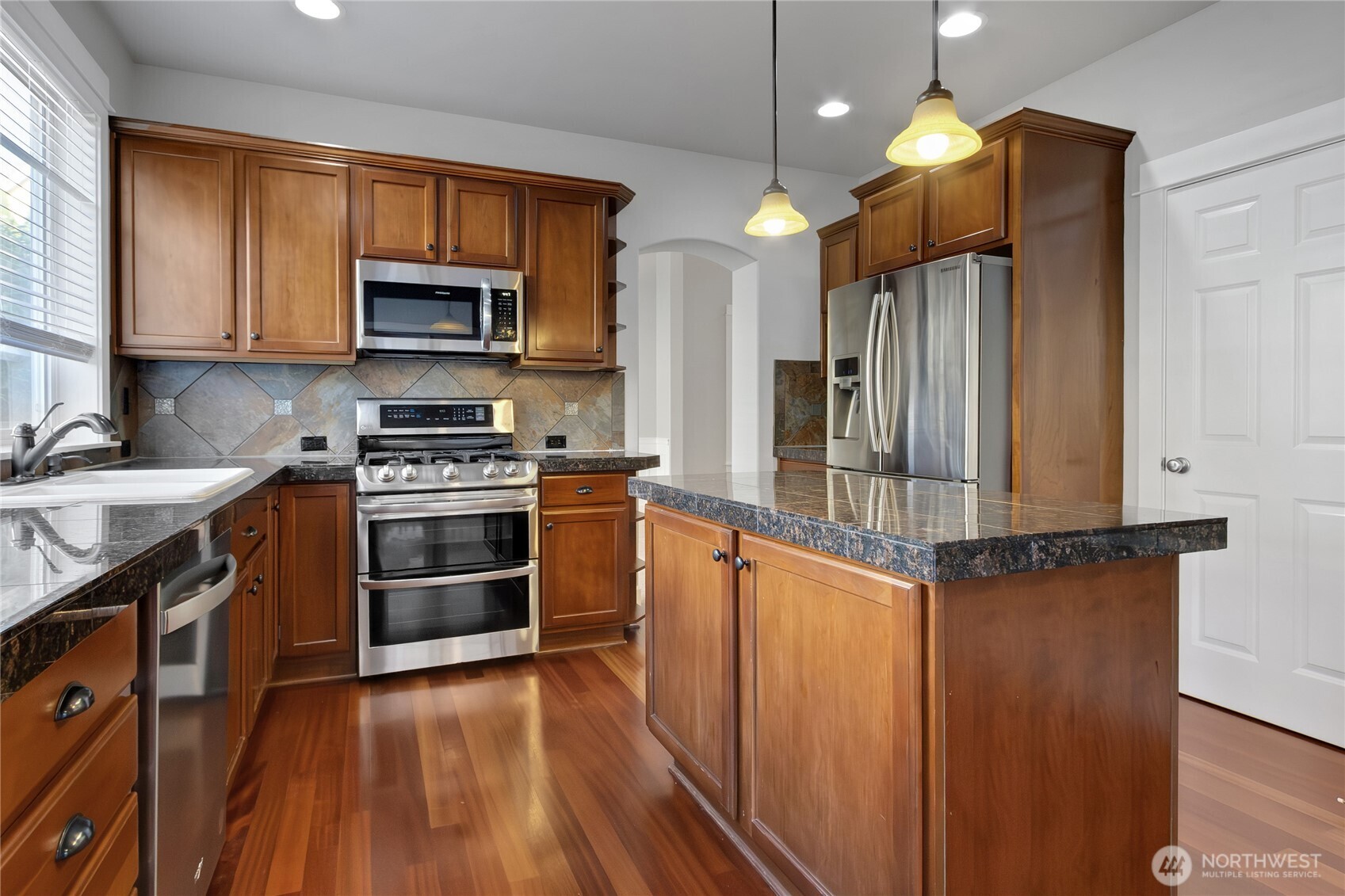 MLS #NWM2581674 image #12