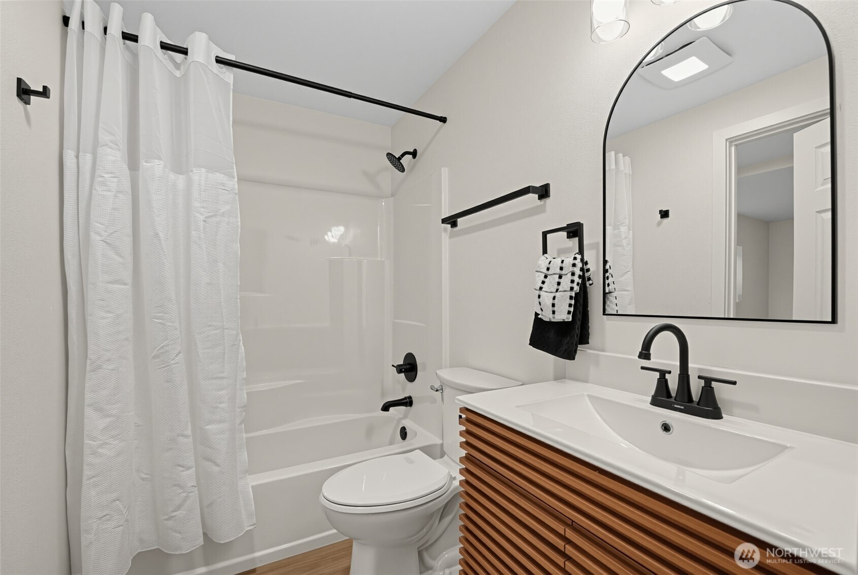 MLS #NWM2581733 image #10