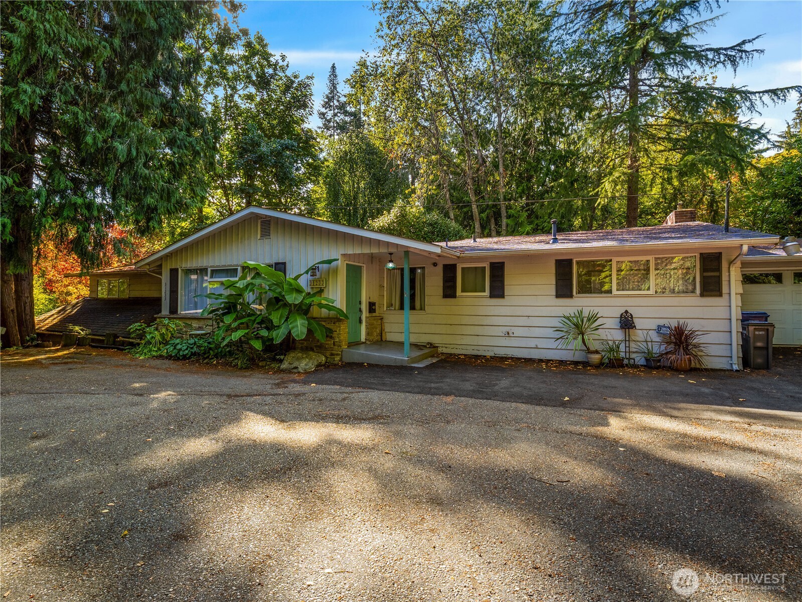MLS #NWM2583492 image #0
