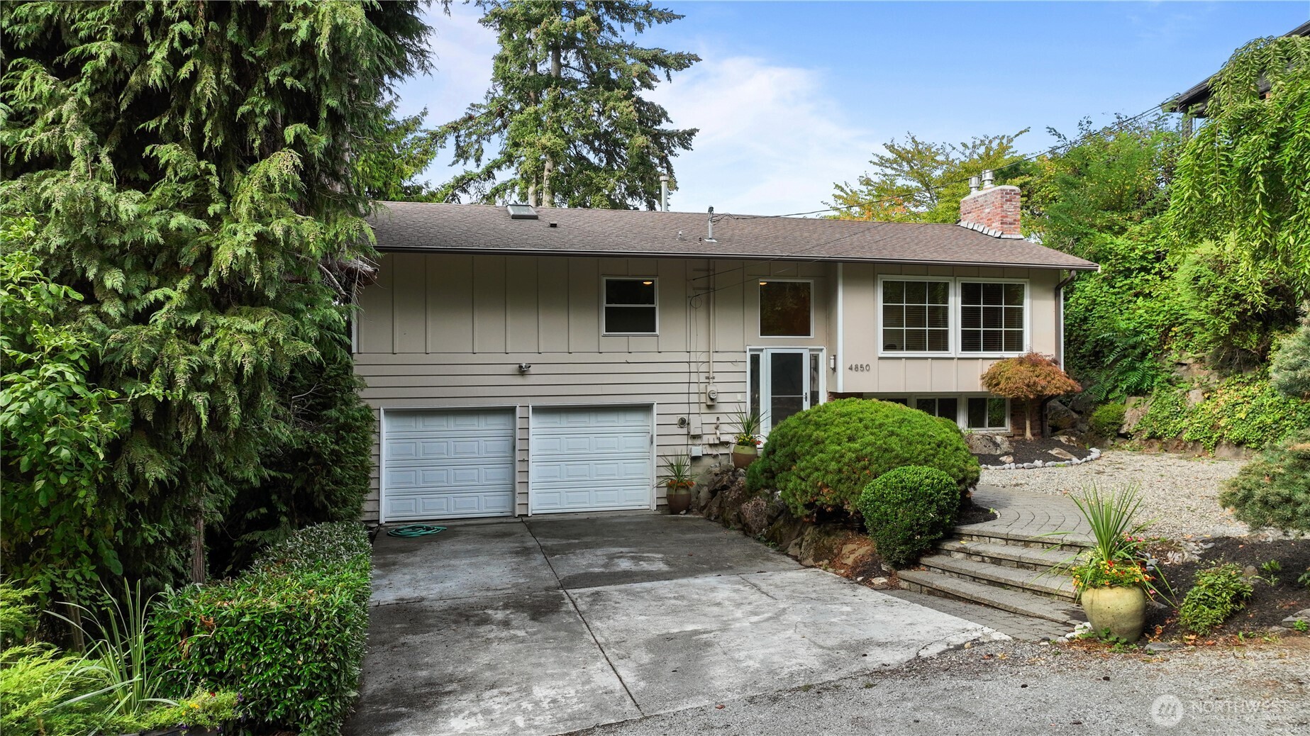 MLS #NWM2583538 image #0