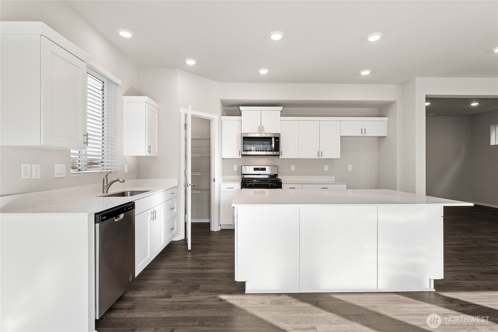 MLS #NWM2584088 image #1