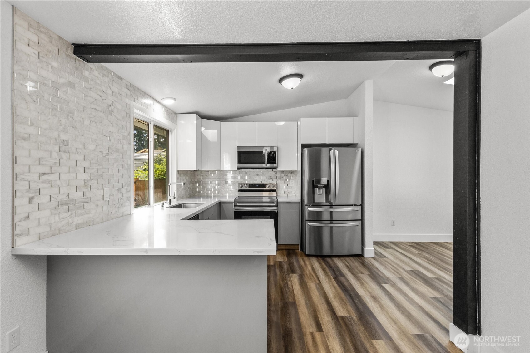 MLS #NWM2584485 image #0