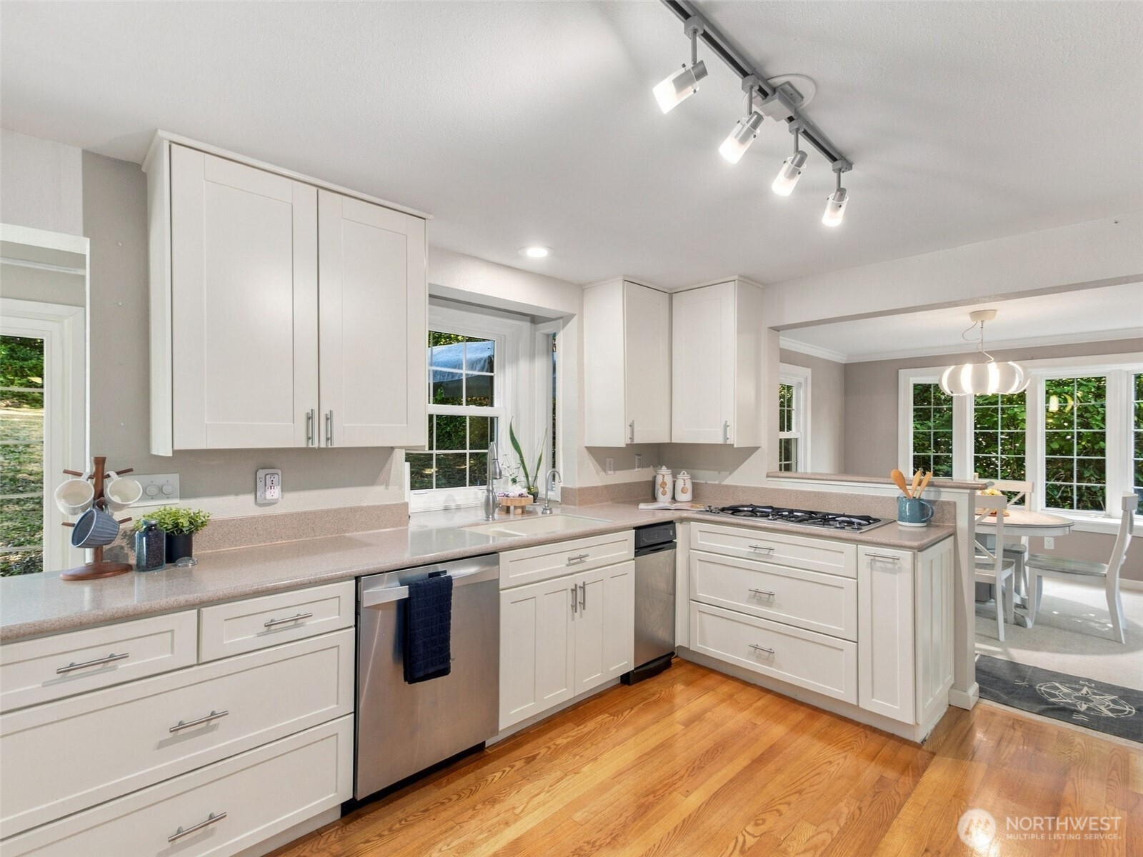 MLS #NWM2584854 image #9
