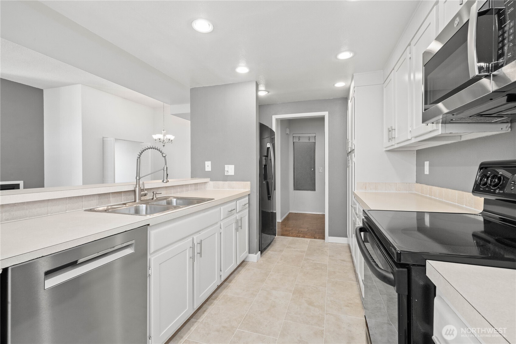 MLS #NWM2584863 image #7