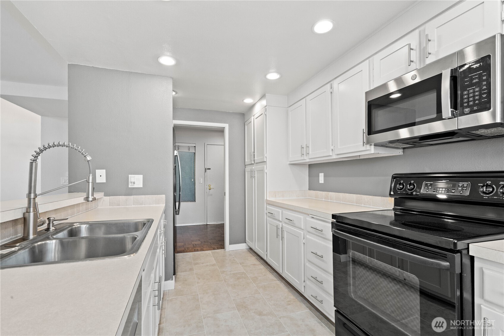 MLS #NWM2584863 image #8