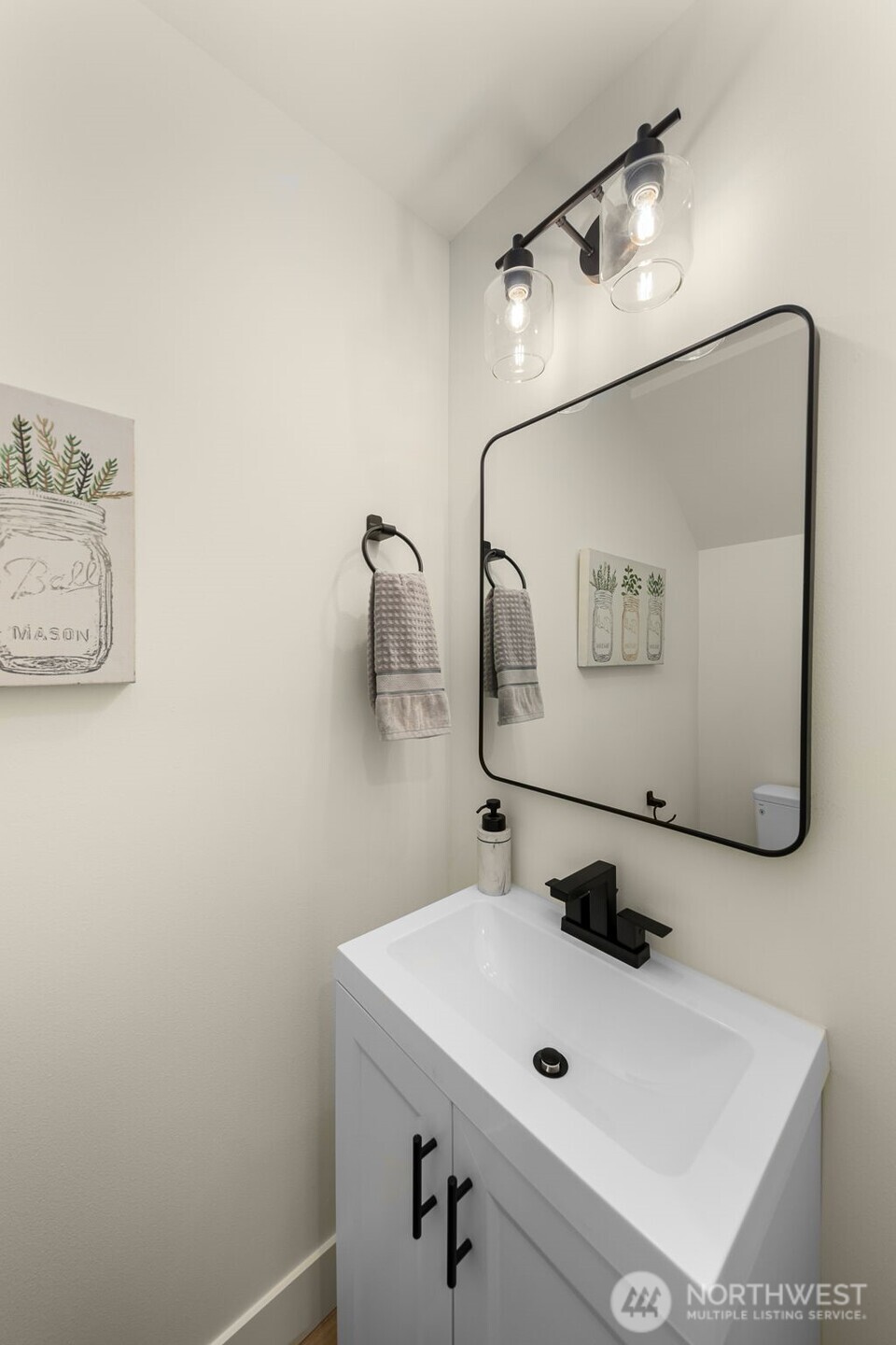 MLS #NWM2589102 image #9