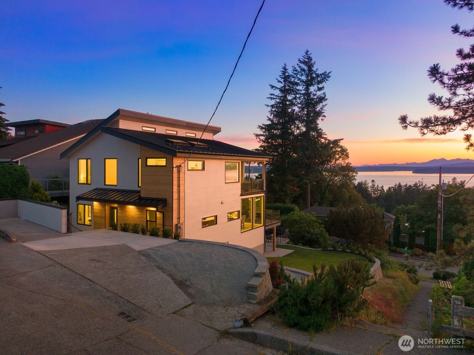 MLS #NWM2594656 image #0