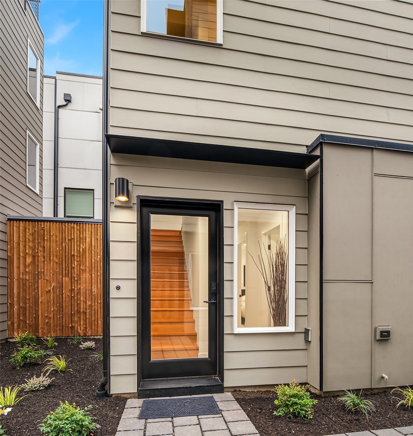 MLS #NWM2598274 image #0
