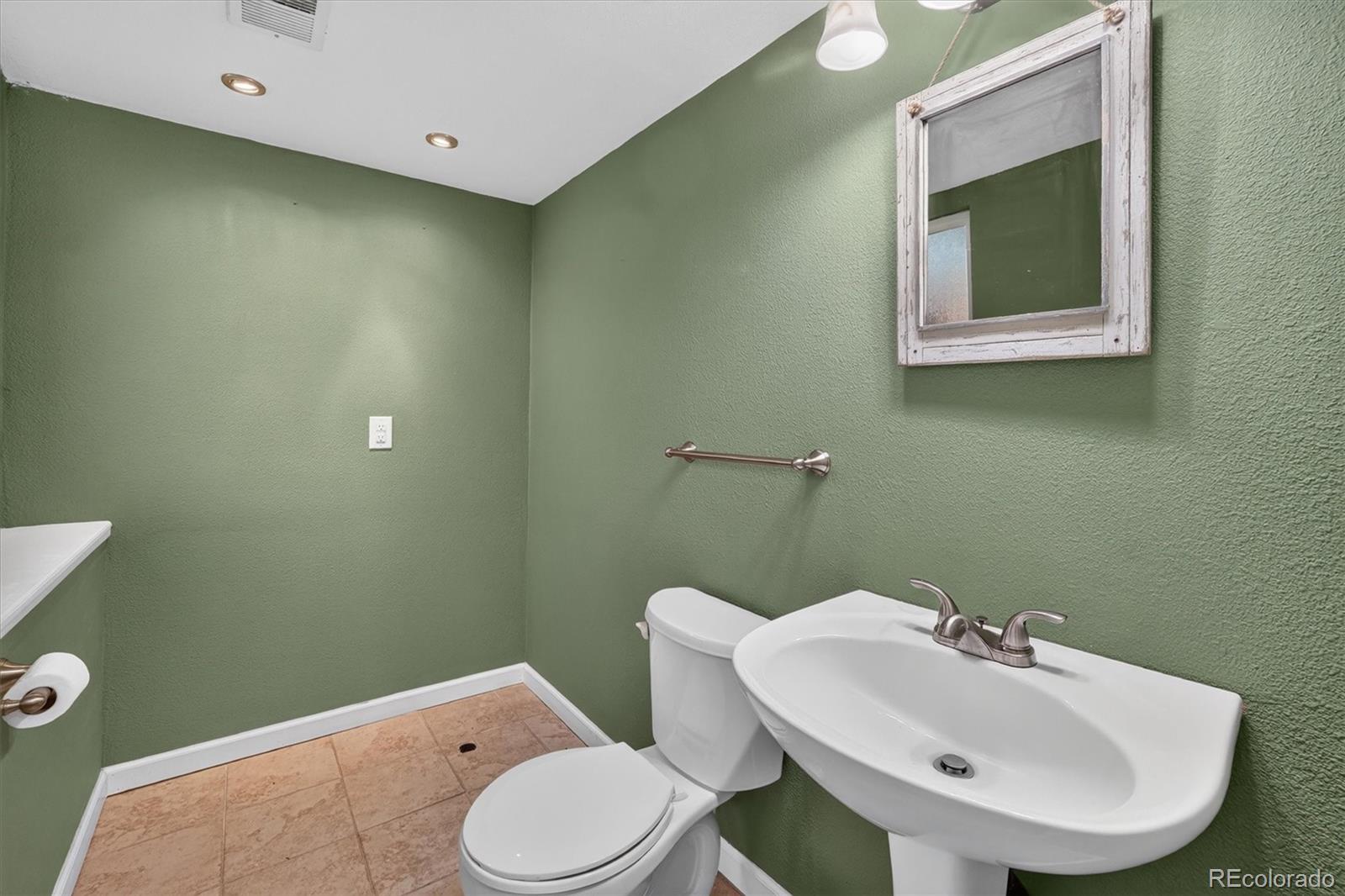 6235 W 68th Circle Arvada CO 80003 | MLS #1718299 Image 16