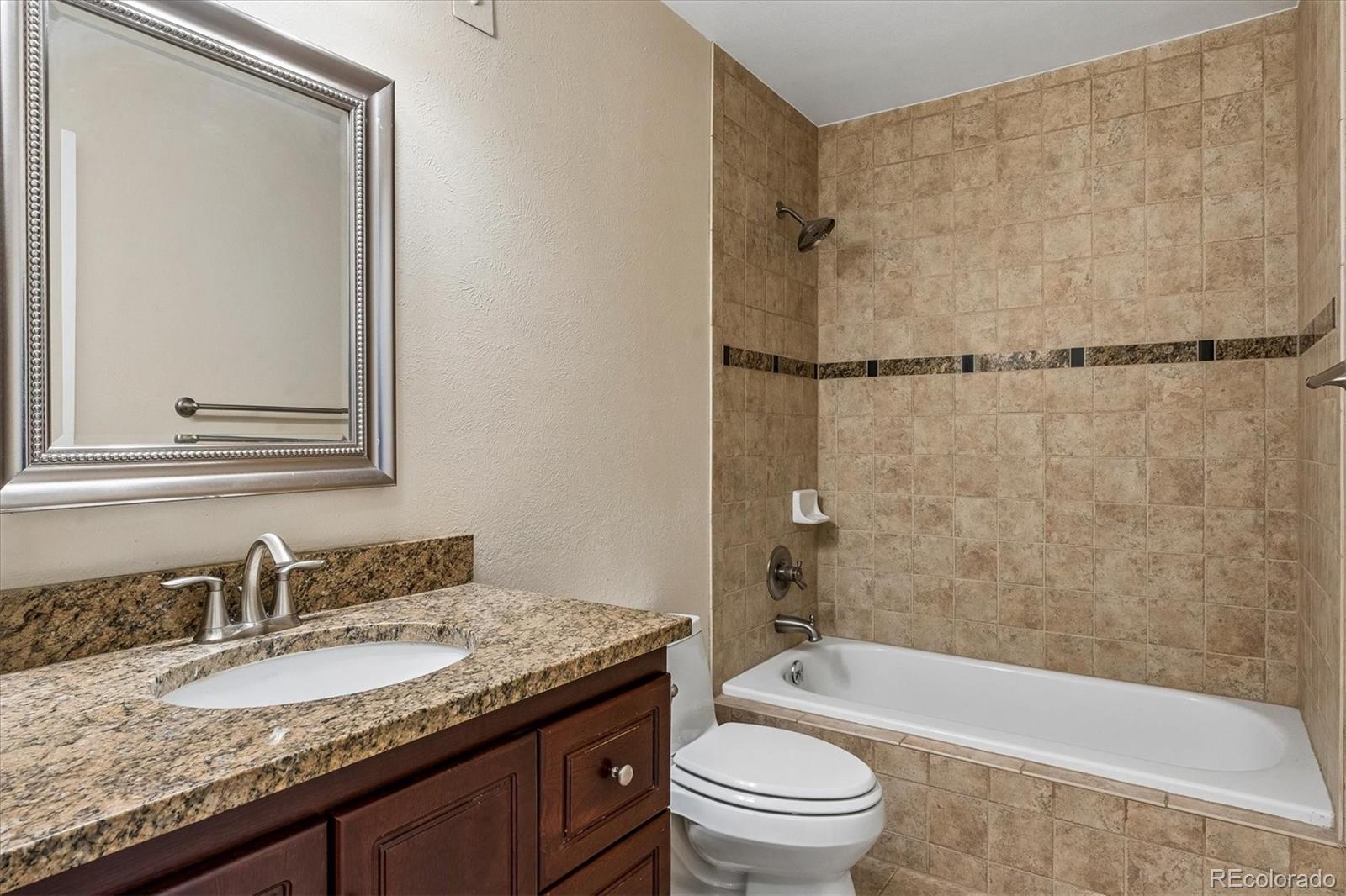 10235 W Glasgow Avenue Littleton CO 80127 | MLS #2050045 Image 9
