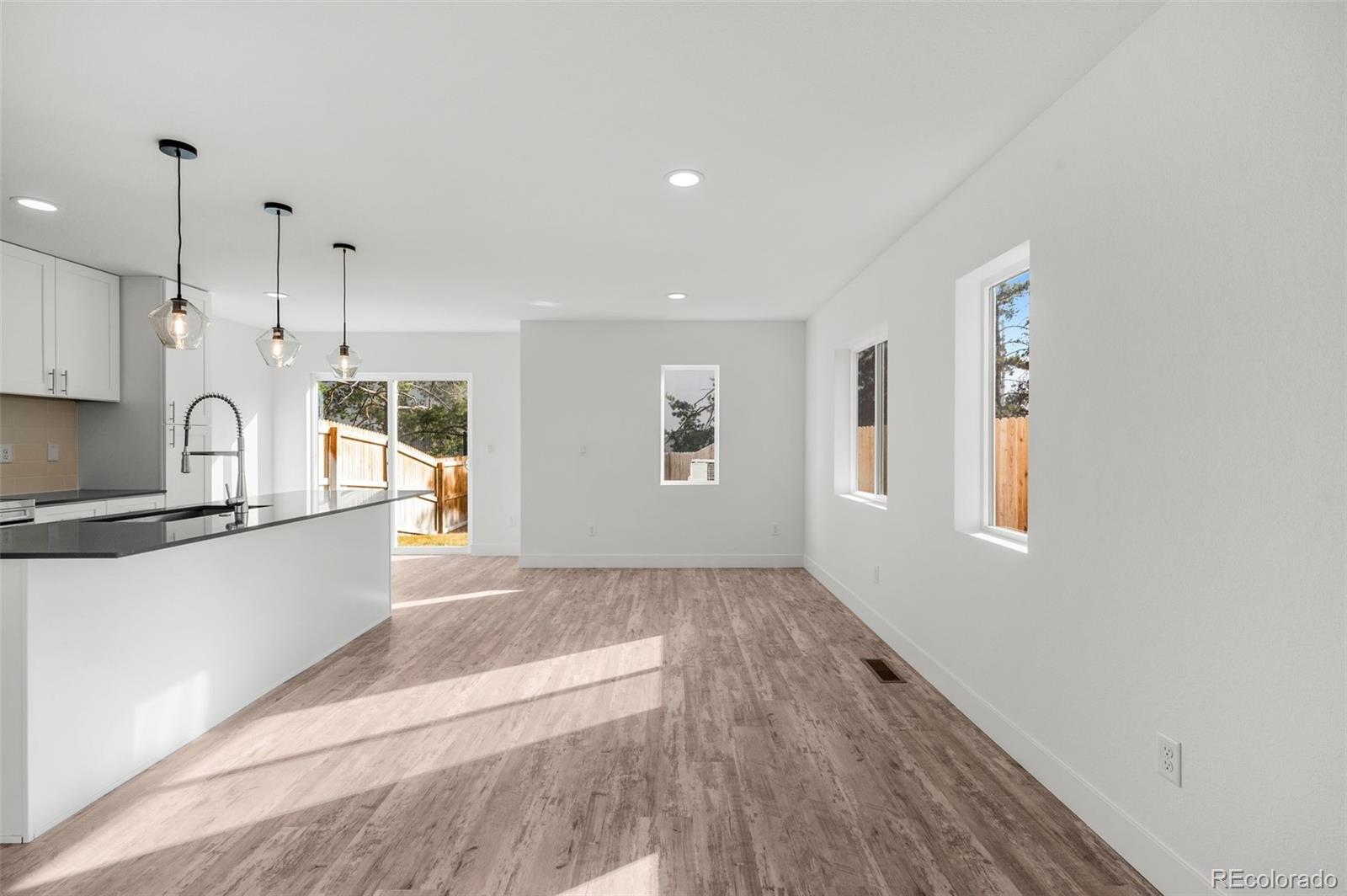 5282 Columbine Lane Denver CO 80221 | MLS #2387523 Image 6