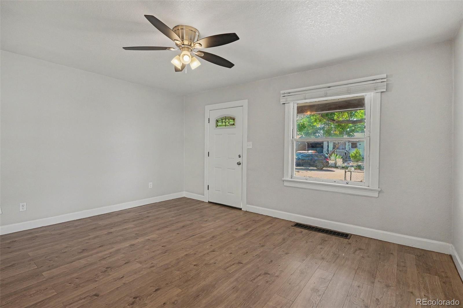 5750 Emerson Street Denver CO 80216 | MLS #2673188 Image 4
