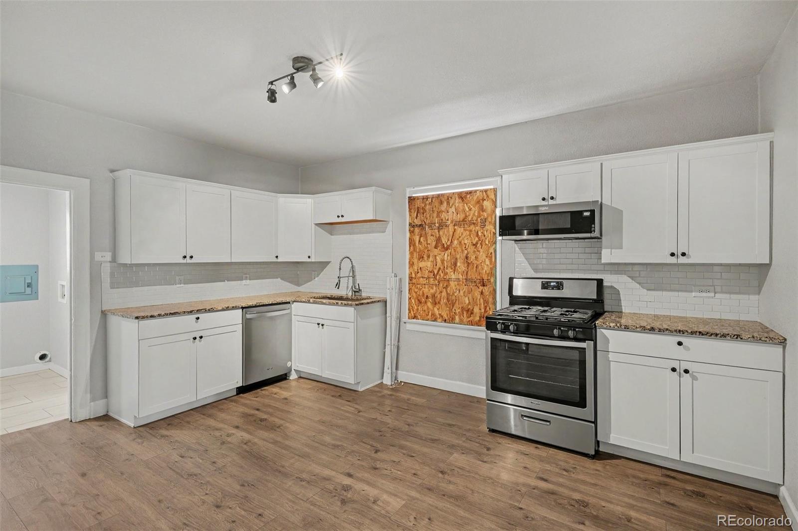 5750 Emerson Street Denver CO 80216 | MLS #2673188 Image 7