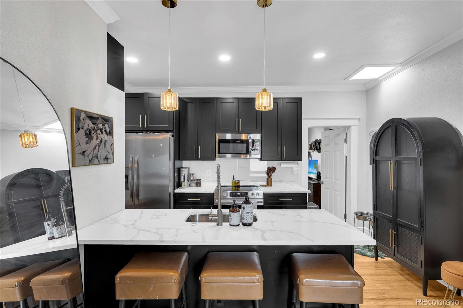 105 W Maple Avenue Denver CO 80223 | MLS #2719106 Image 7