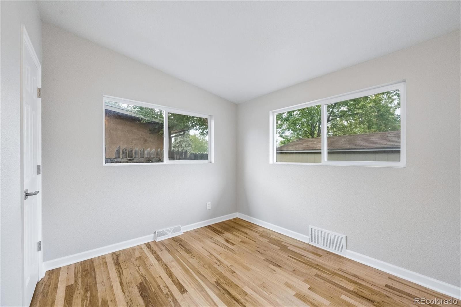 2201 W 56th Place Denver CO 80221 | MLS #2741939 Image 11