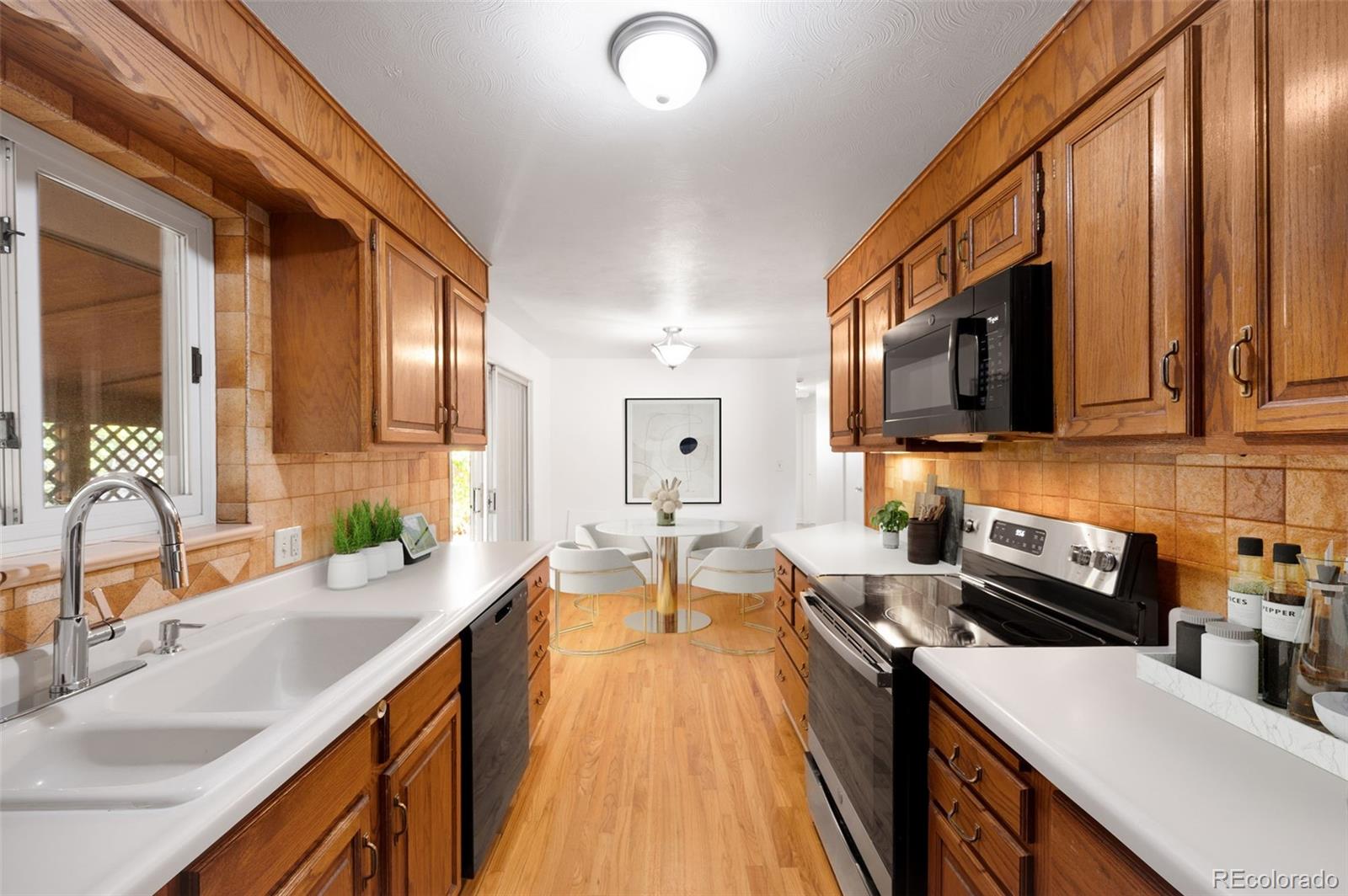 646 W Easter Place Littleton CO 80120 | MLS #2889327 Image 2