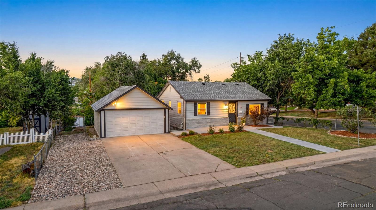 6005 S Sycamore Street Littleton CO 80120 | MLS #3209573 Image 3