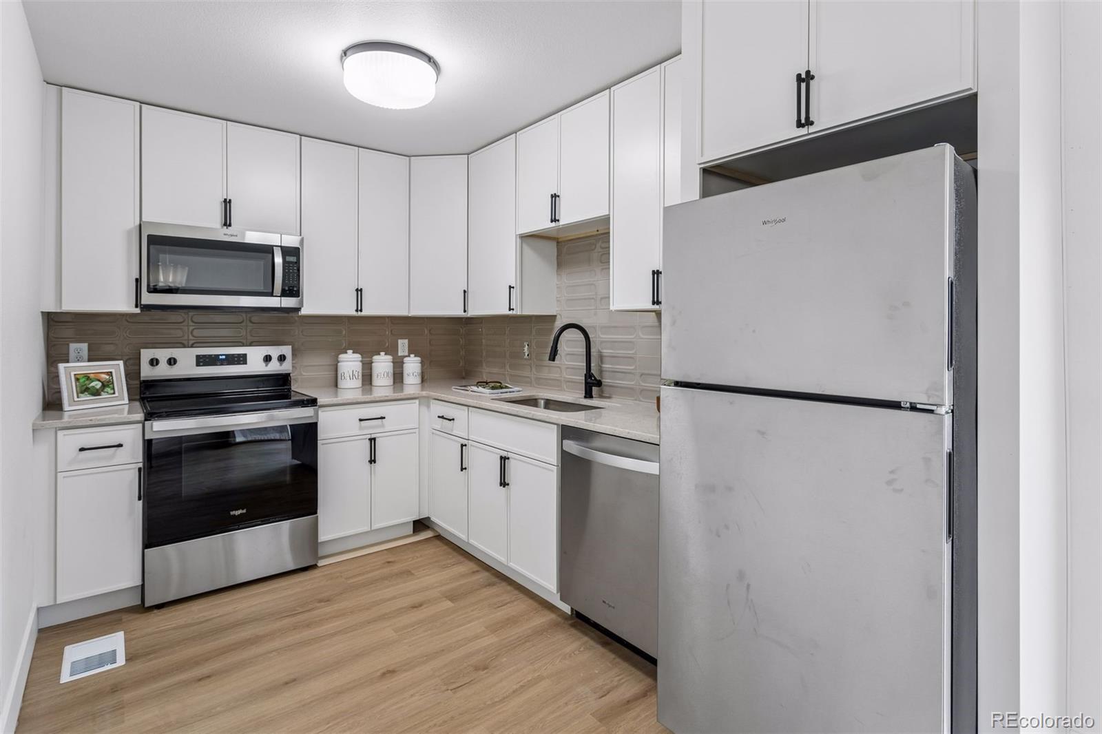 1474 W Lake Avenue Littleton CO 80120 | MLS #3222394 Image 6