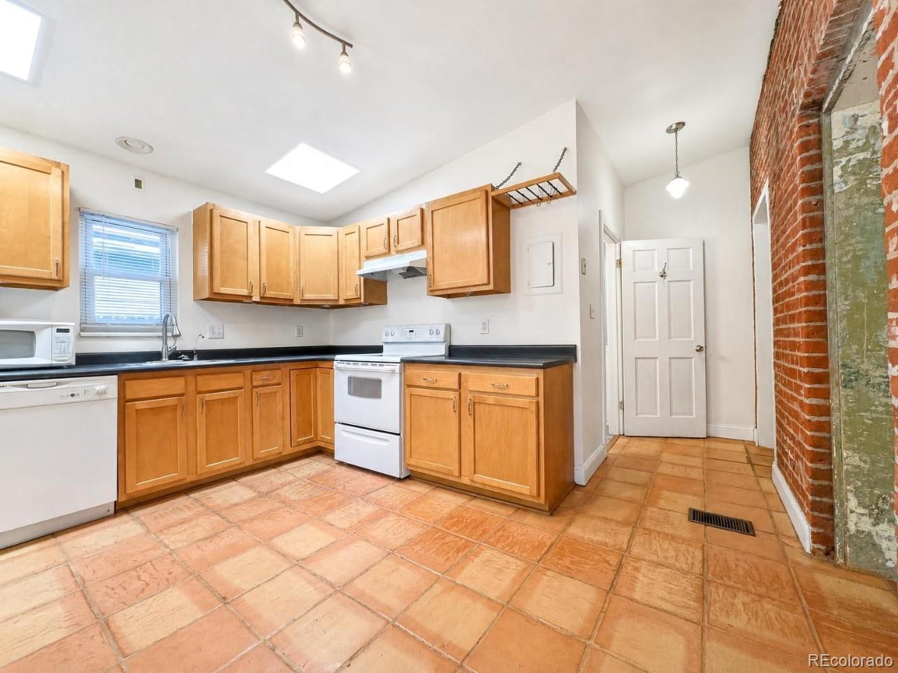 819 E 25th Avenue Denver CO 80205 | MLS #3539867 Image 11