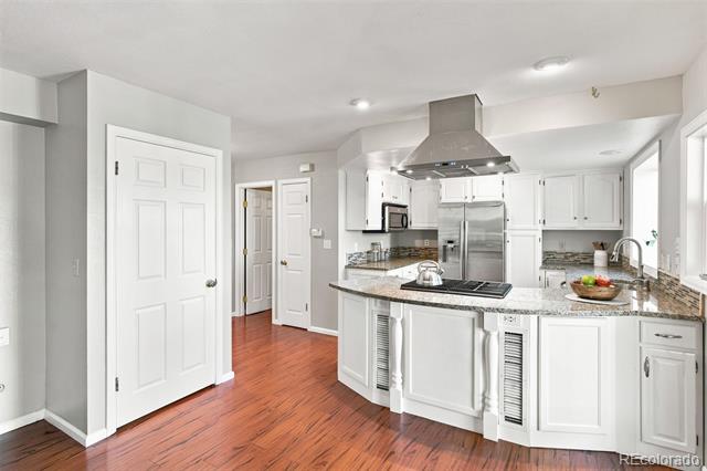 10227 W Roxbury Avenue Littleton CO 80127 | MLS #4273603 Image 2