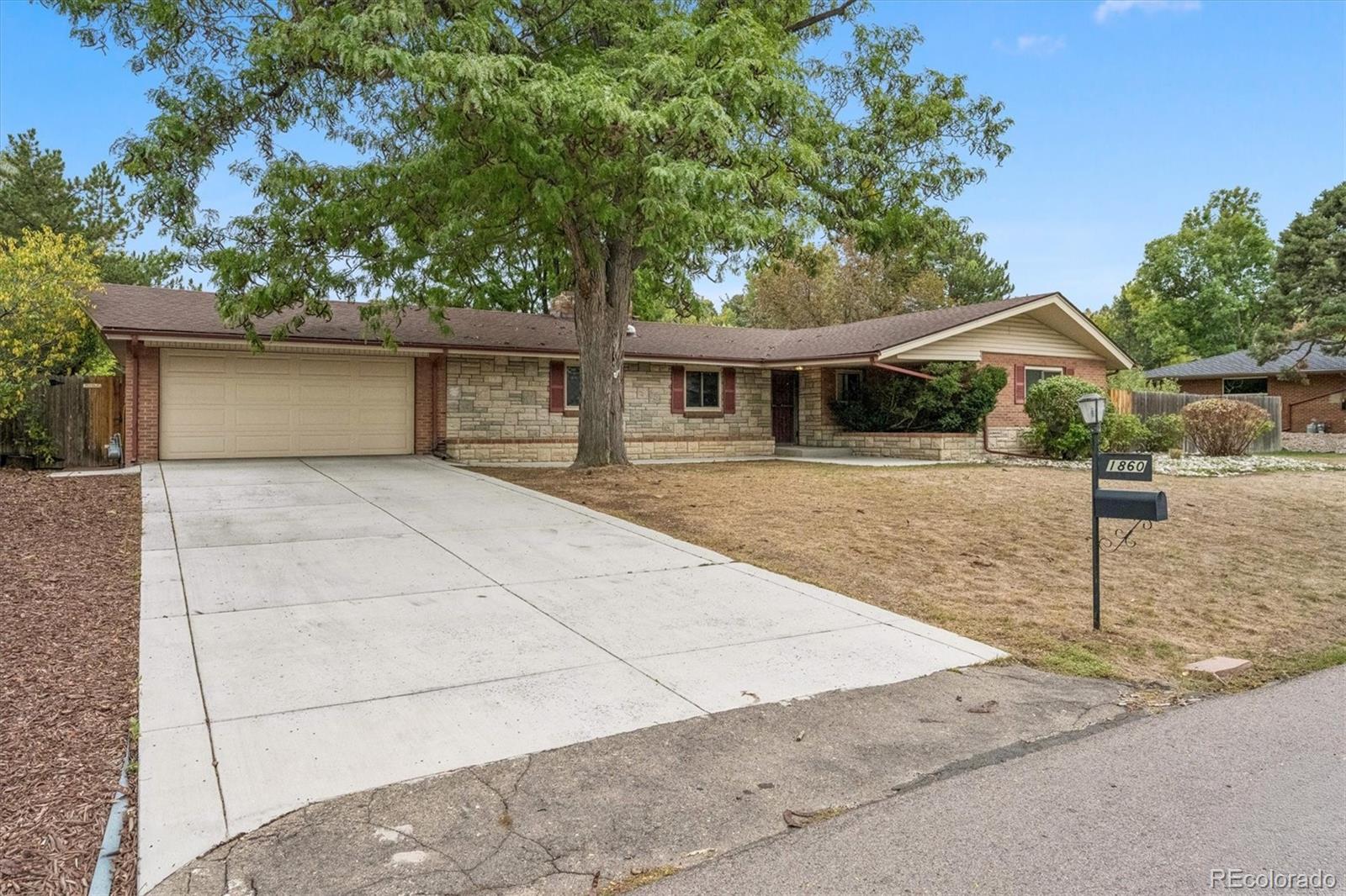 1860 Willow Lane Lakewood CO 80215 | MLS #5126047 Image 2