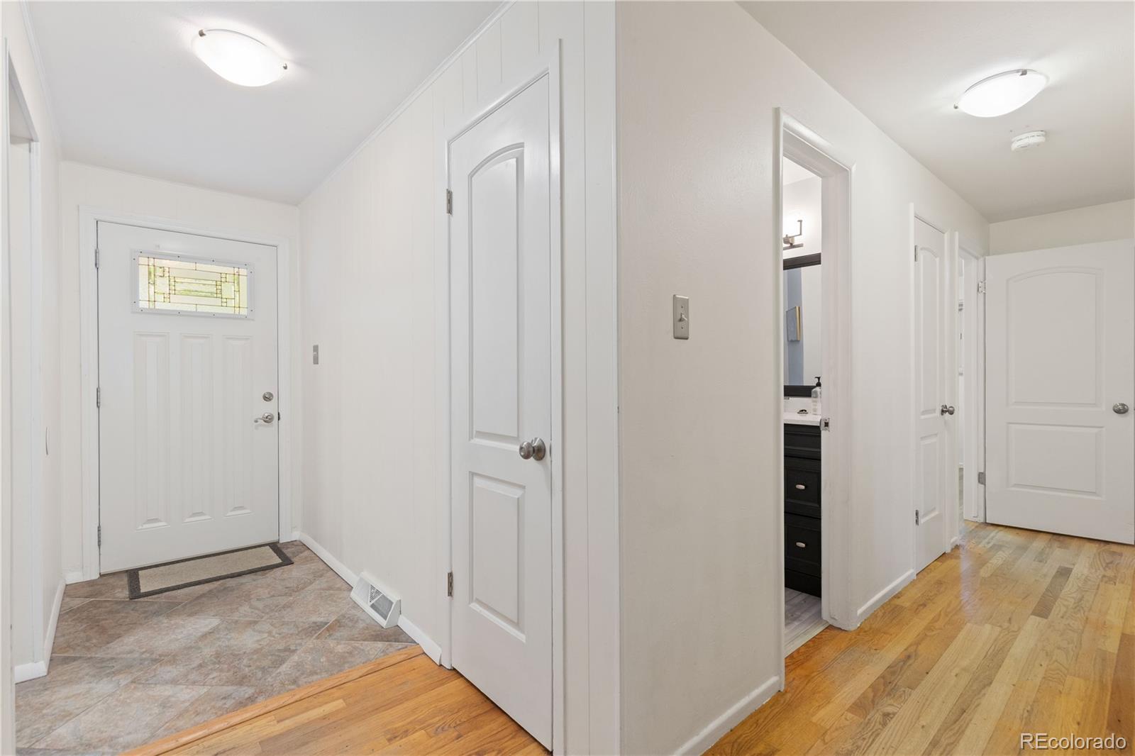 6720 S Delaware Street Littleton CO 80120 | MLS #5257984 Image 2