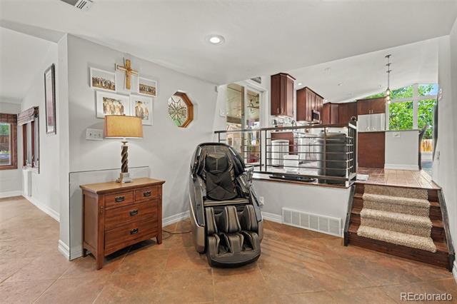 8143 S Otis Court Littleton CO 80128 | MLS #5515930 Image 9