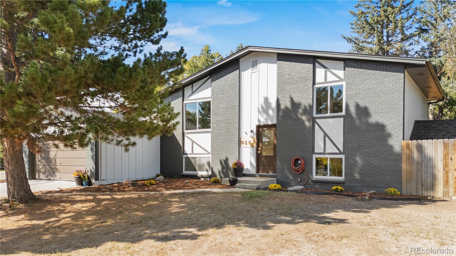 8257 Club Crest Drive Arvada CO 80005 | MLS #5854998 Image 1