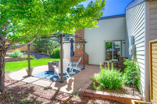 8707 W Glasgow Place Littleton CO 80128 | MLS #5938923 Image 2