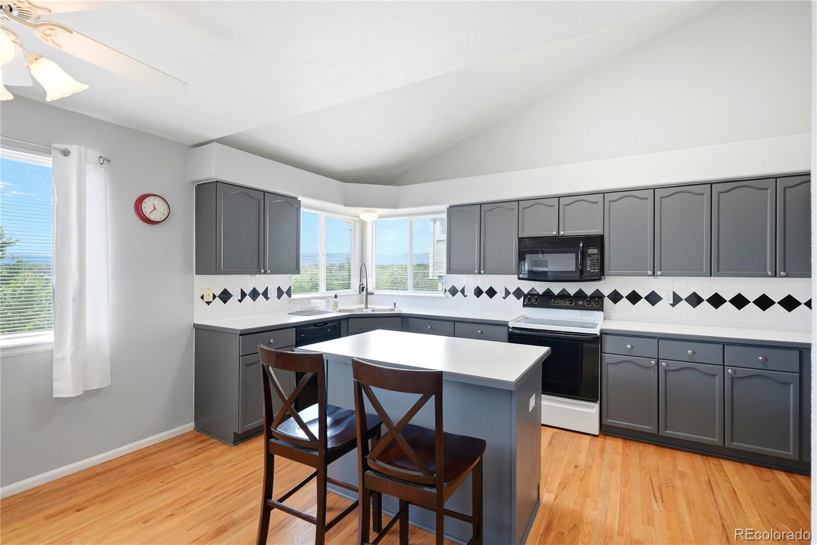 6048 W Ida Drive Littleton CO 80123 | MLS #6014336 Image 2