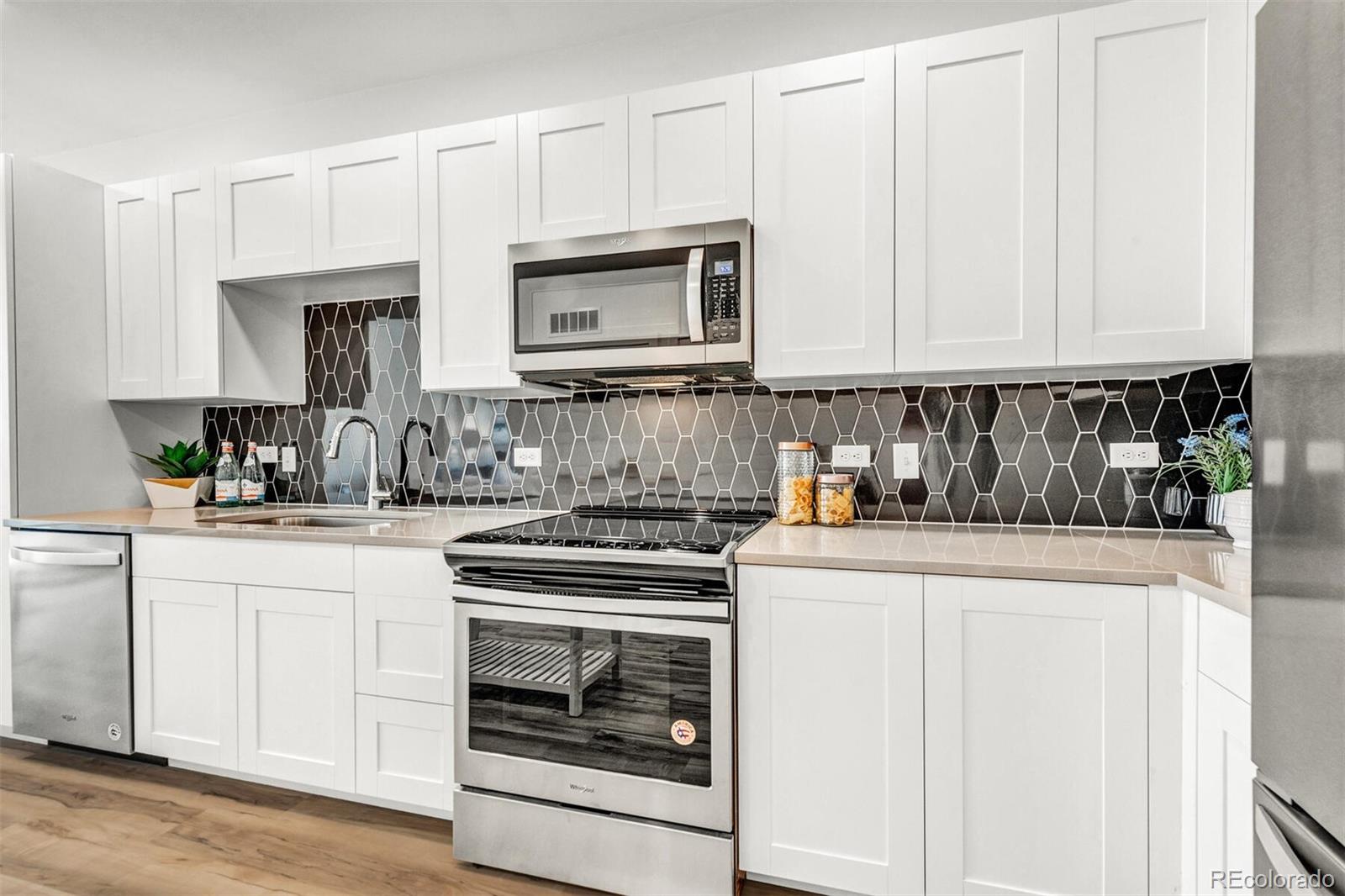 2899 W 52nd Avenue #306 Denver CO 80221 | MLS #6287501 Image 2
