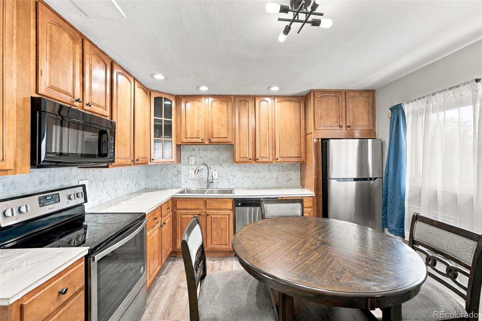 8382 Navajo Street Denver CO 80221 | MLS #6358907 Image 9