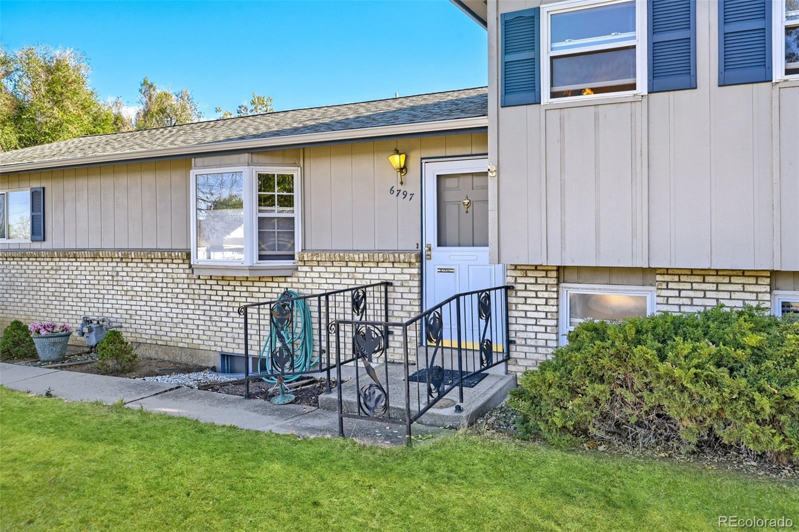 6797 Pierce Street Arvada CO 80003 | MLS #6588663 Image 2