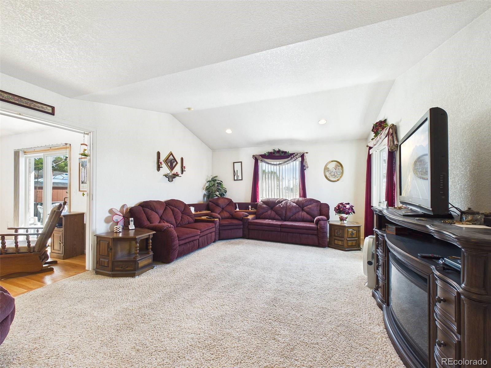 8250 Explorador Calle Denver CO 80229 | MLS #6833130 Image 13