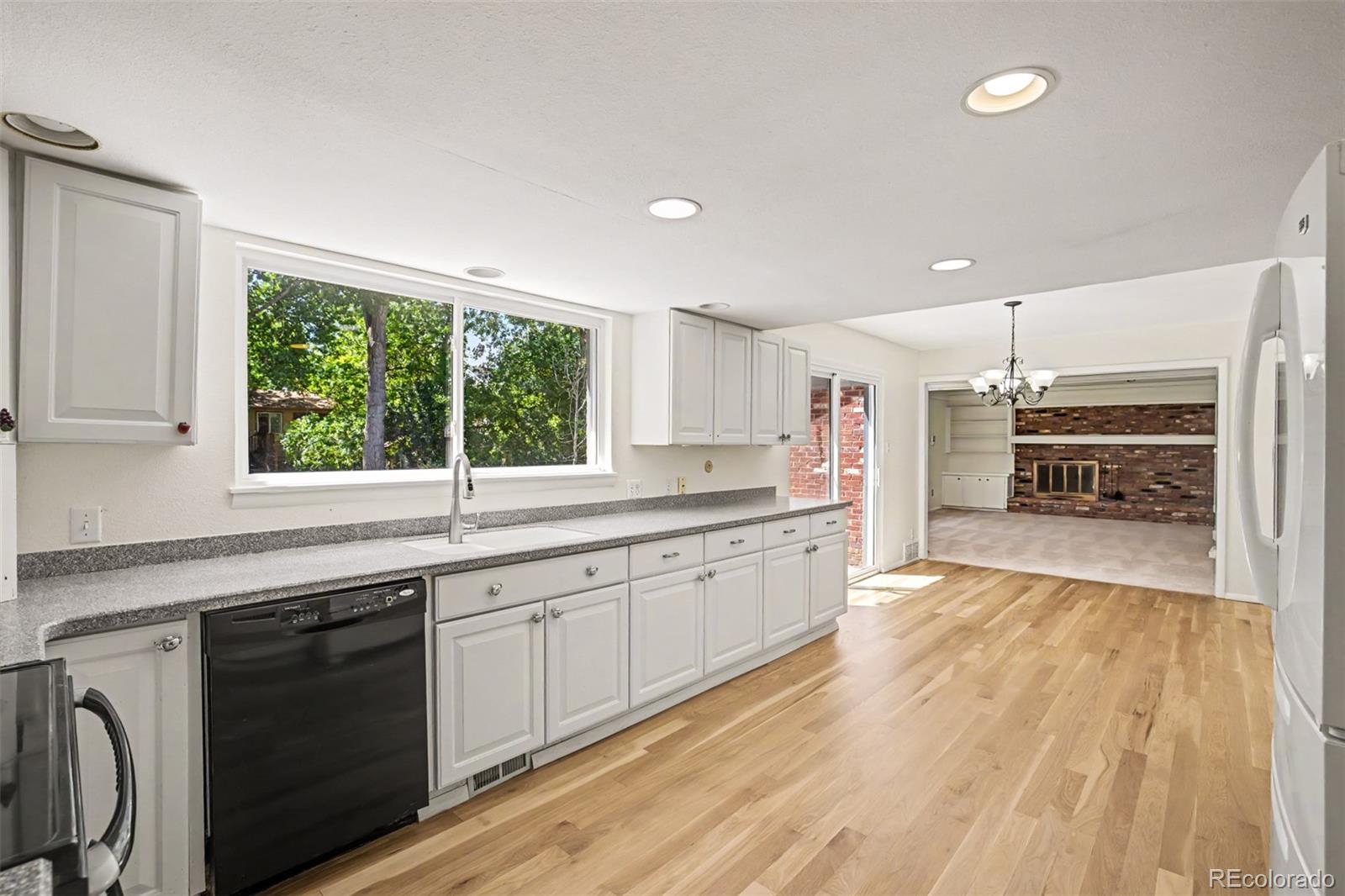 5496 W Hinsdale Place Littleton CO 80128 | MLS #6868464 Image 2