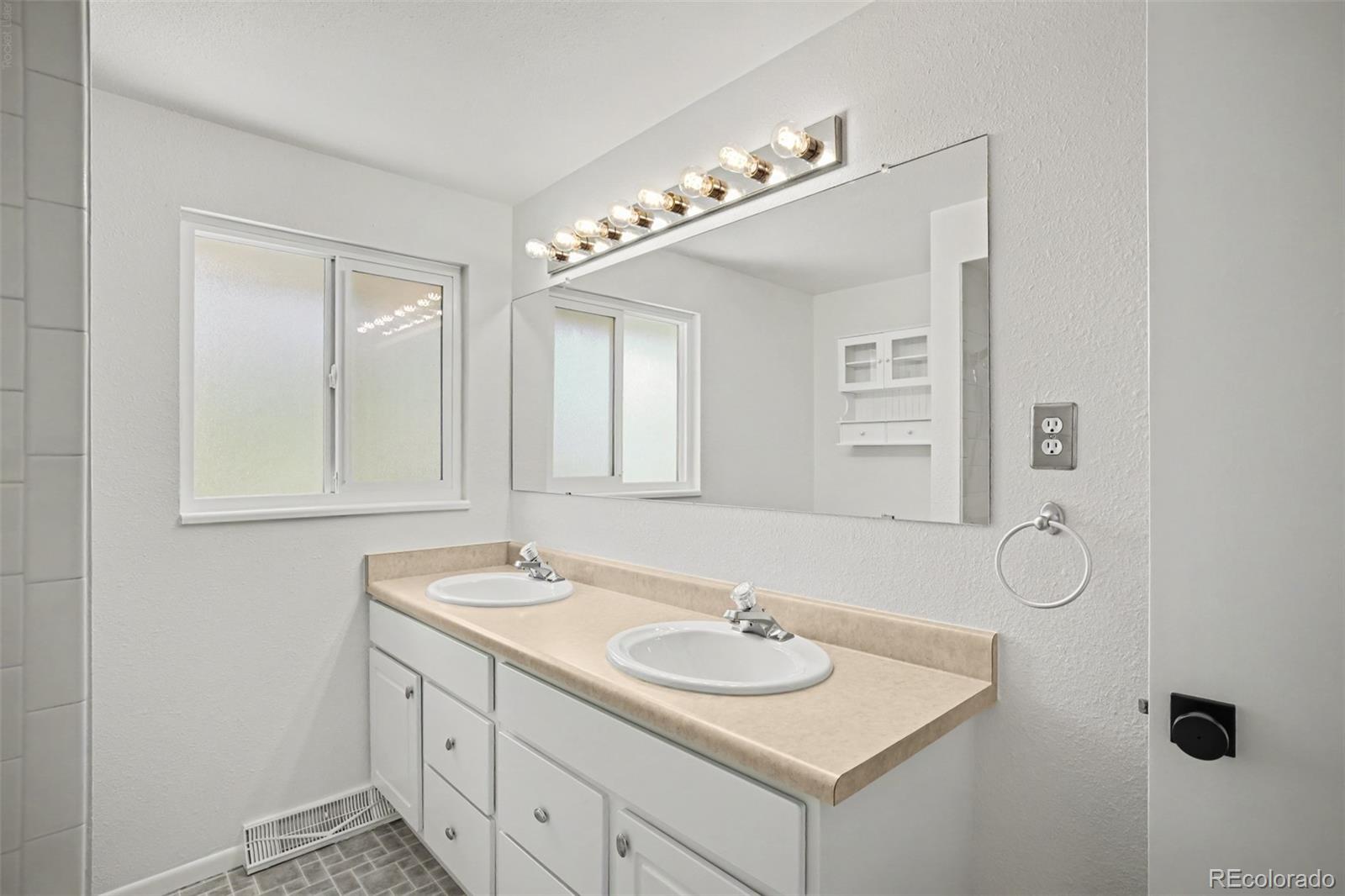5496 W Hinsdale Place Littleton CO 80128 | MLS #6868464 Image 22