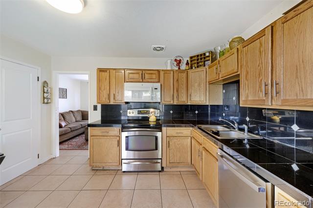 5585 Quivas Street Denver CO 80221 | MLS #6898388 Image 10