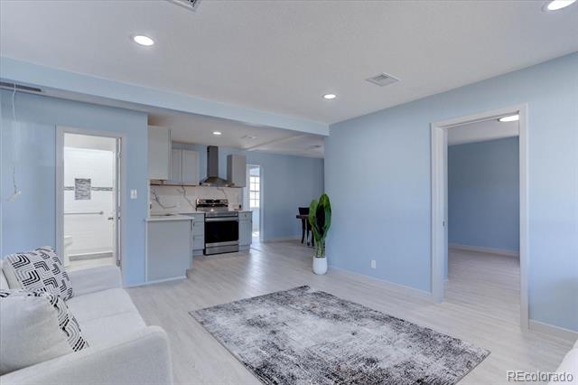 6650 Irving Street Denver CO 80221 | MLS #7194634 Image 3
