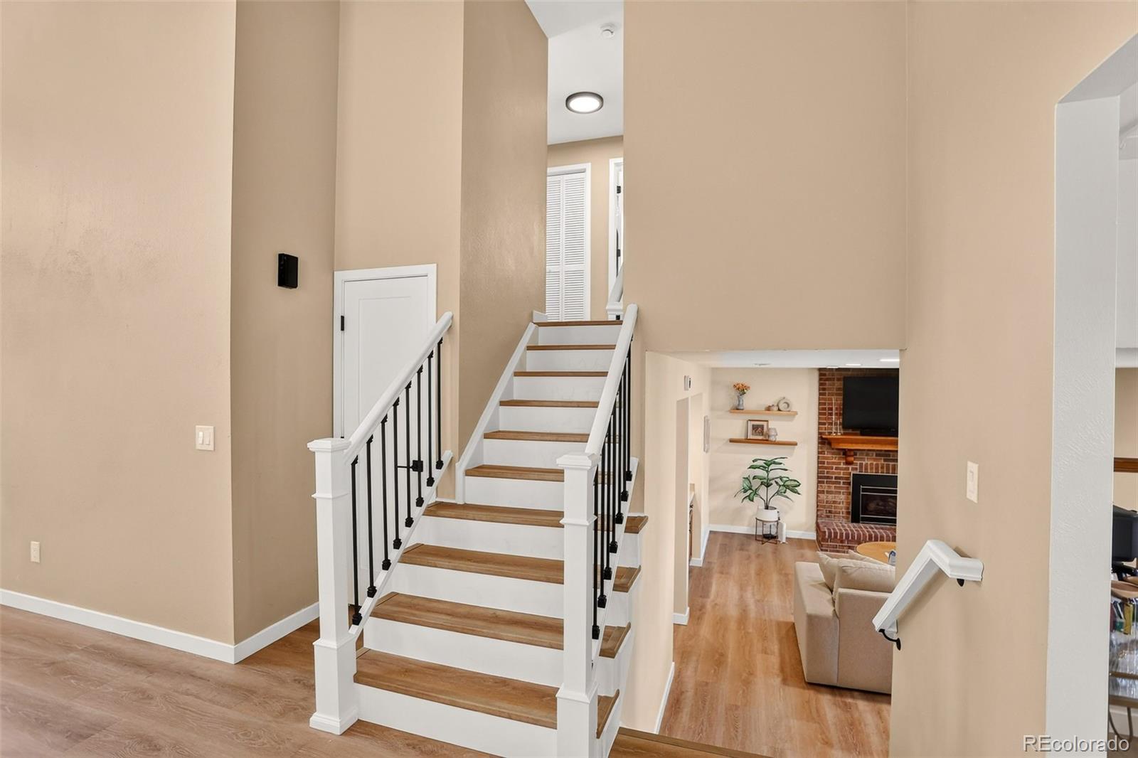 7048 S Flower Court Littleton CO 80128 | MLS #7820113 Image 6