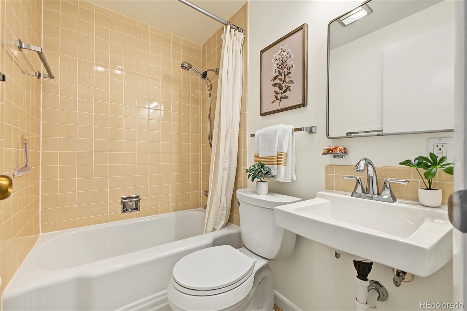 2555 Queen Street Denver CO 80215 | MLS #7856423 Image 16