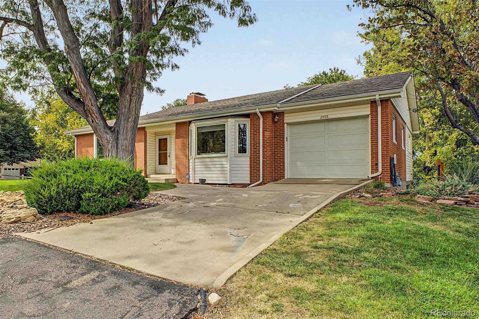 2555 Queen Street Denver CO 80215 | MLS #7856423 Image 2
